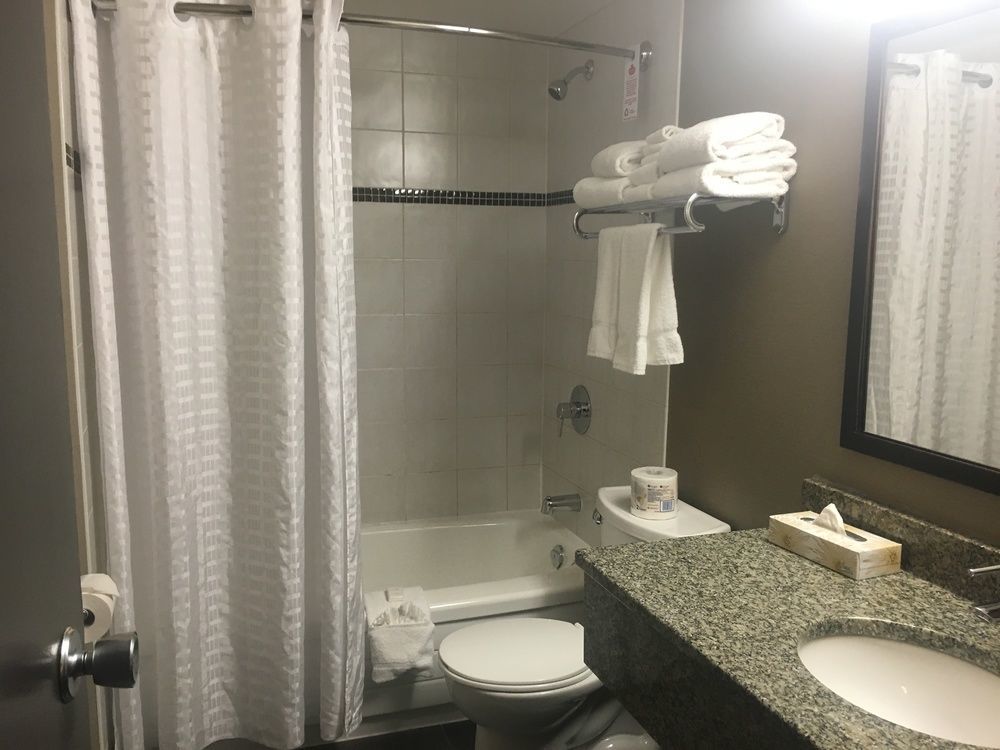 Express By Canad Inns Winnipeg Exteriör bild