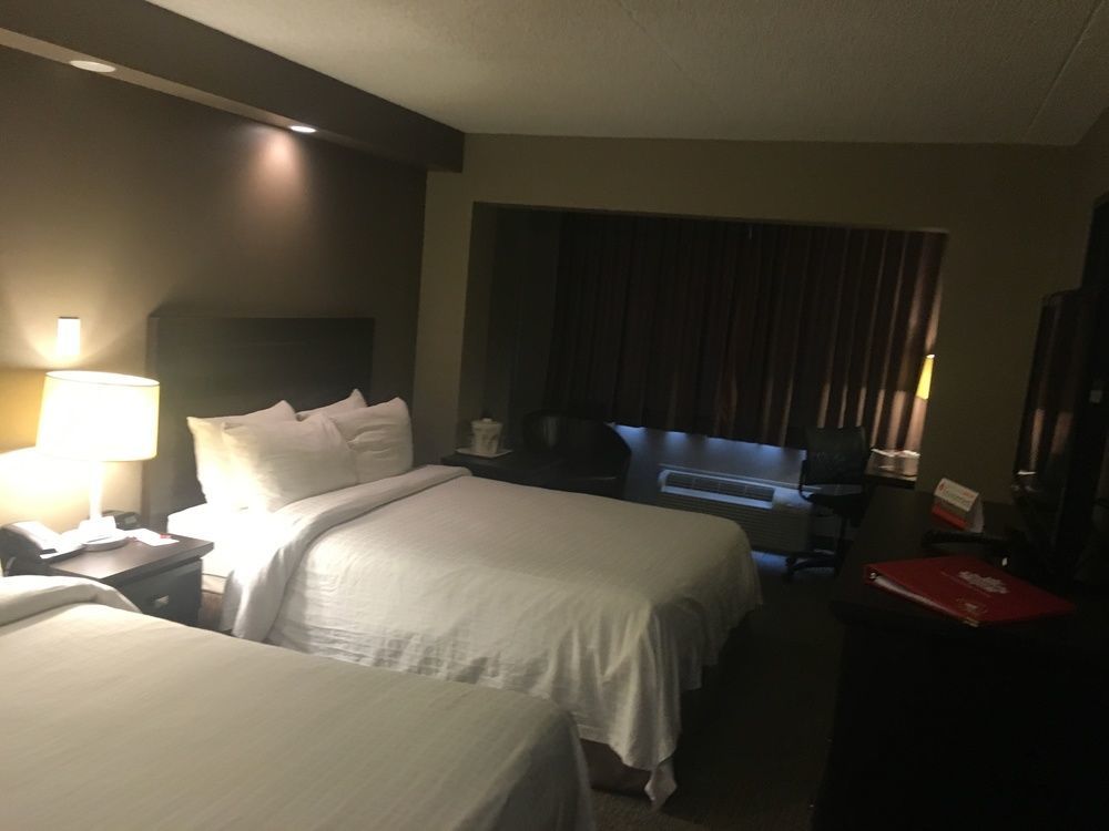 Express By Canad Inns Winnipeg Exteriör bild